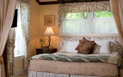Deluxe Suite with Spa Bath
