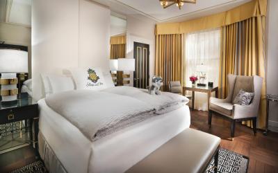 Standard Queen Room