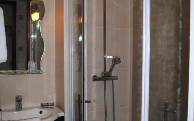 Chambre Lits Jumeaux avec Douche Chambre Lits Jumeaux avec Douche