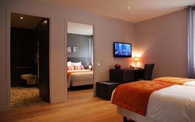 Chambre Familiale (4 Adultes) Chambre Familiale (4 Adultes)