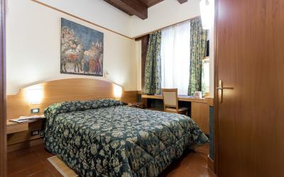 Camera Economy Matrimoniale/Doppia con Letti Singoli