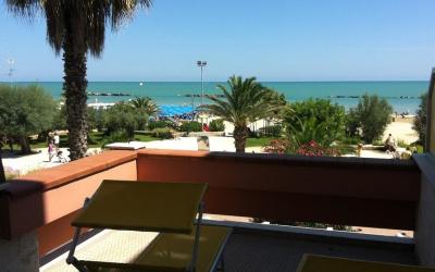 Camera Tripla Standard con Vista Mare