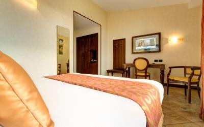 Camera Deluxe Matrimoniale/Doppia con Letti Singoli