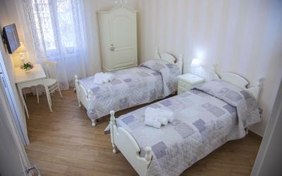 Camera Matrimoniale/Doppia con Letti Singoli