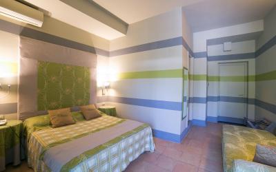 Camera Tripla Comfort