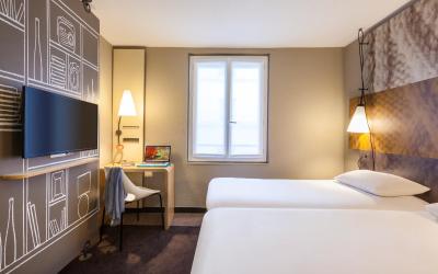 Chambre Standard avec 1 Lit Double et 1 Lit Simple Chambre Standard avec 1 Lit Double et 1 Lit Simple