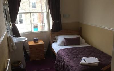 Single Room with Private Facilities (R7 Second Floor)