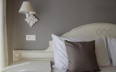 Camera Tripla Classic