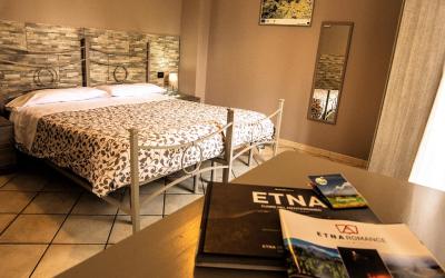 Camera Matrimoniale/Doppia con Letti Singoli con Patio