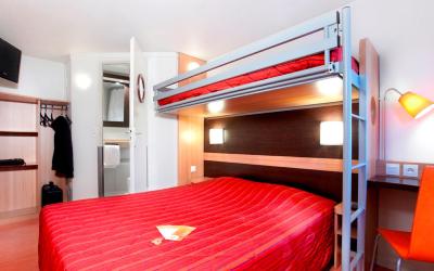 Chambre Triple (1 Lit Double et 1 Lit Simple) Chambre Triple (1 Lit Double et 1 Lit Simple)