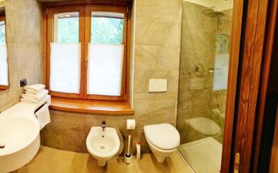 Camera Matrimoniale/Doppia con Letti Singoli con Vista Montagna