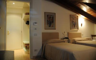 Camera Doppia con Letti Singoli