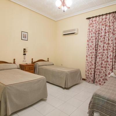 旅遊訂房 西班牙-米格爾埃斯特萬 Hostal Santa Ana - 8篇評鑑 評分:7.5