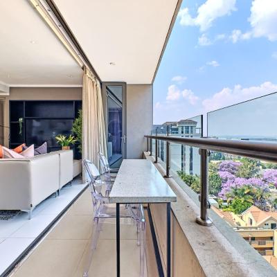 旅遊訂房 南非-約翰尼斯堡 La Vista Dream Apartments Luxury & Modern with City View and Inverter back up! - 4篇評鑑 評分:8.2