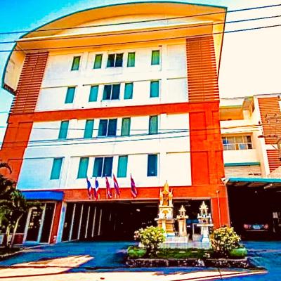 旅遊訂房 泰國-巴太省 นวนคร ออมสินอพาร์ตเมนต์ ติดห้างบิกซี Navanakorn Aomsin hotel near shopping mall,snooker and club - 2篇評鑑 評分:6.6