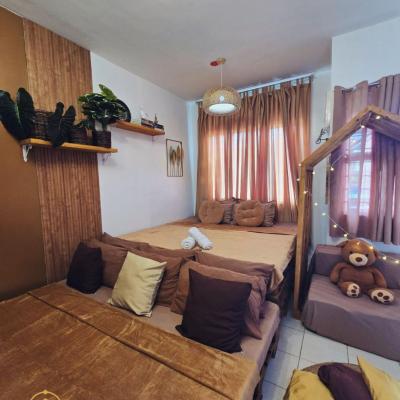 旅遊訂房 菲律賓-拉古娜 El Nissi Staycation, FAMILY CABIN, CONTEMPORARY CABIN, Enchanted Kingdom - 42篇評鑑 評分:8.8