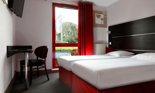 Standard Room photo