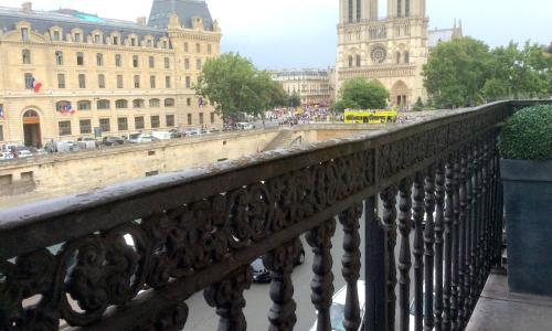 Two Bedroom Luxury Apartment - Balcony with View of Notre Dame