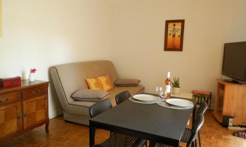 Les Pins . 2 p calme et terrasse