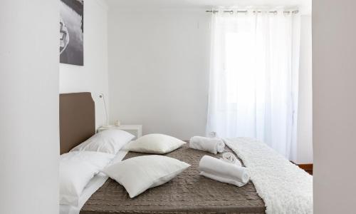 A World Aparts - 143 Sistina