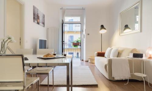 Charming Sempione Apartment