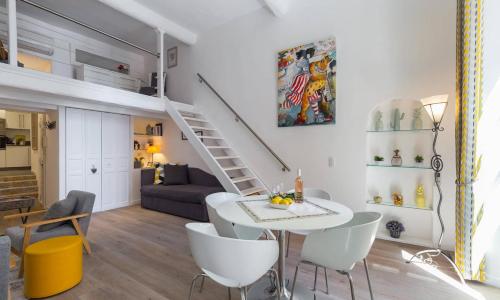 BARILLERIE - Loft Moderne, Face Mer, Vieux-Nice.