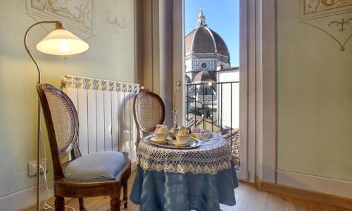 Romantic apartment in the heart of Florence