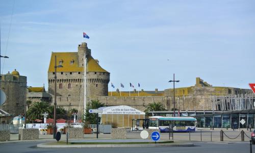 Au Logis De La Rance Bed and Breakfast