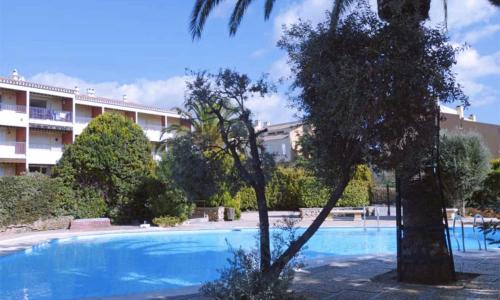 Studio 2 + 2 dans résidence avec piscine