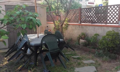 Rainbow House with garden
