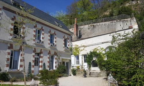 Les Troglos de la Tufolière