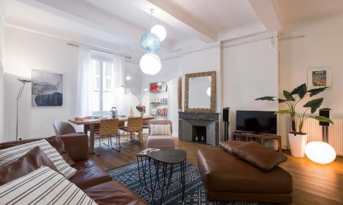 PREF 2 · F4 - VASTE ET BOURGEOIS ,3 CHAMBRES, ASCENSEUR, VX-NICE