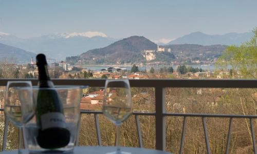 Little House With Lake View