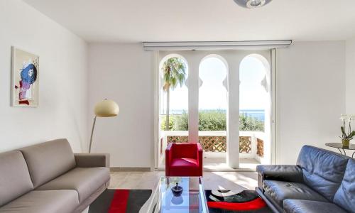 Holiday Home with beautiful Sea View