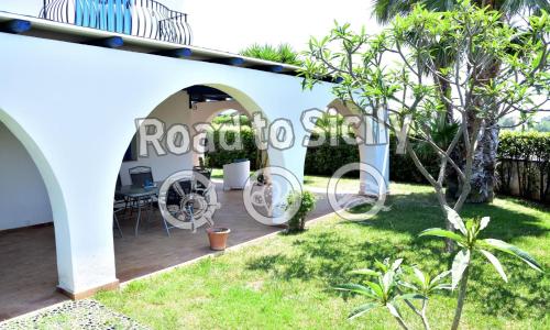 Casa Azzurra - Road to Sicily