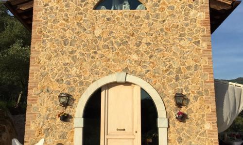 Valuable rustic Tuscan swimming pool, breathtaking view of Camaiore