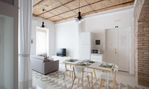 Lilli Vatican White Domus