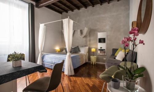Apartment Near Trevi Fountain