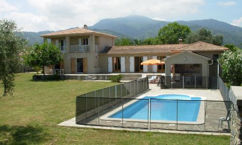 Villa mit grosser Sommerküche und Pool, 8 Minuten zum Sandstrand Cap Sud