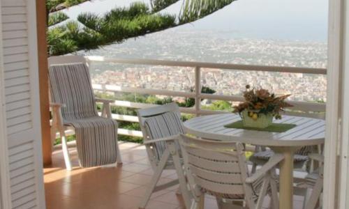 Lomarchi Holiday Home