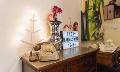 Casa Dani&Swing Bed&Books