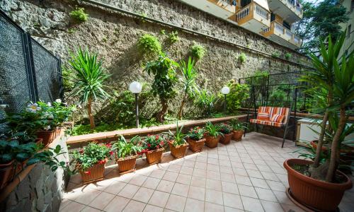 Divina Costa Salerno