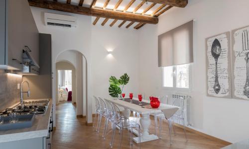 Downtown_Blossom with small terrace