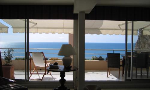 Luxury apartment facing the Mediterranean
