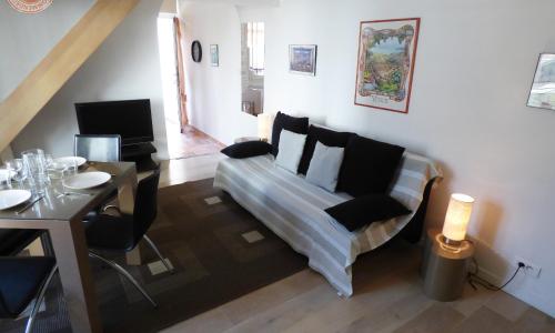 ALC - A523 - 4 min Palais and Beaches