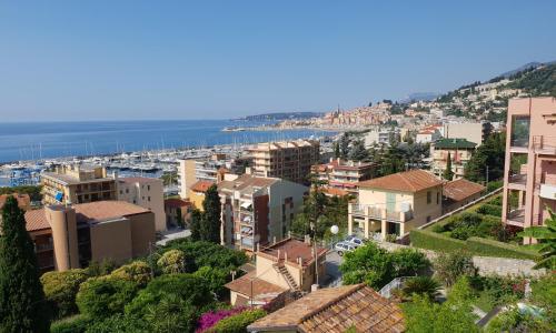 The blue house, lovely apartment in the Côte d'Azur for 6 people