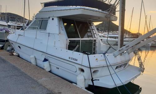 Ferretti 36 ' Bateau à Quai Vieux-Port Cannes Festival La Croisette
