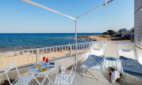 Comfortable Apartment in Noto with Terrace