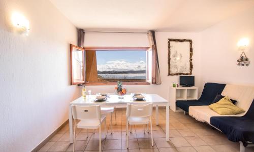 Homey Experience - Sea Corner Apartment