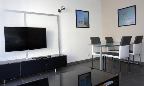 Le Palais - Appartement au centre ville avec parking privé